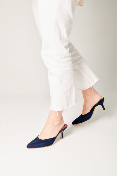 INEZ Kitten Heel in Suede Navy